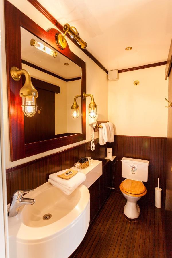 Boat De Barge Hotel 3*