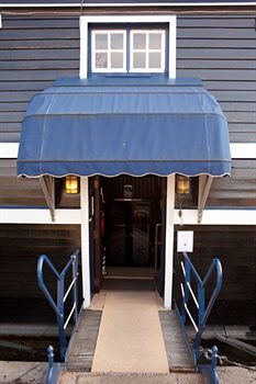 Boat De Barge Hotel