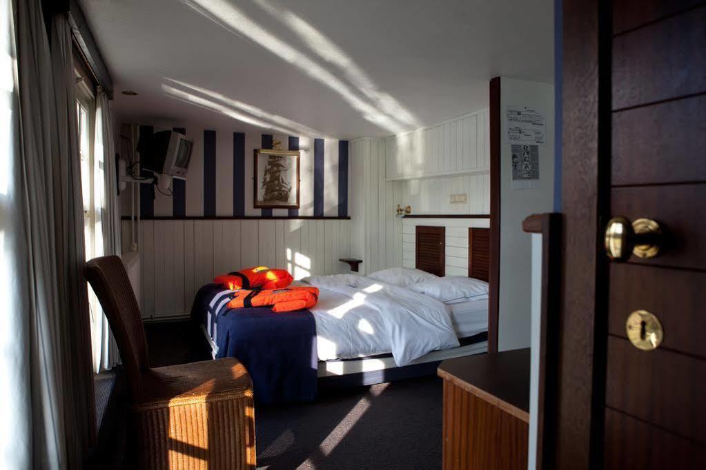 Boat De Barge Hotel