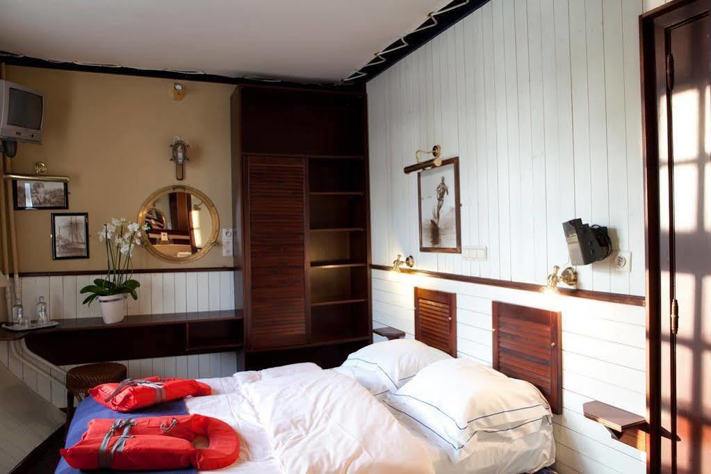 Boat De Barge Hotel 3*