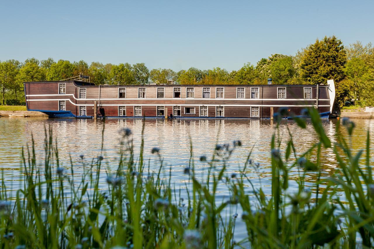 Boat De Barge Bruges