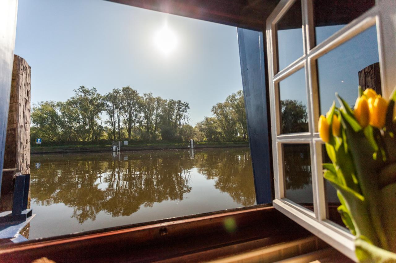 Boat De Barge 3* Bruges