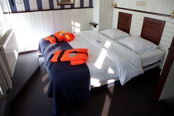 Hotel Boat De Barge