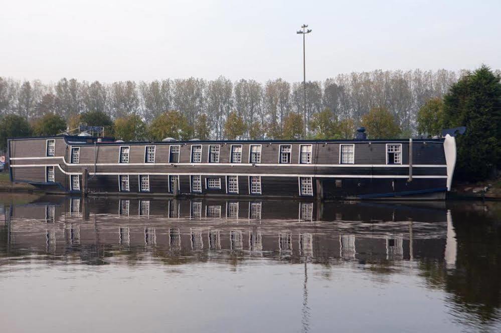 Boat De Barge Bruges