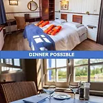 Boat Hotel De Barge